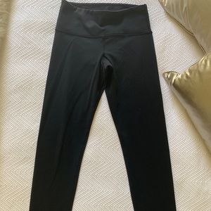 Lululemon Wunderunders Size 2 EUC
